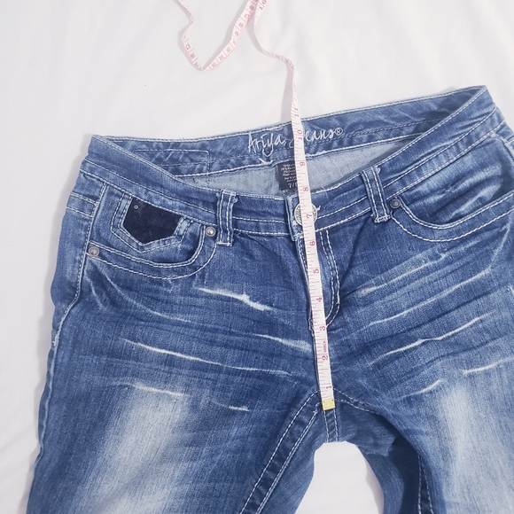 Ariya Jeans Straight Leg/ Flare Low Waisted Denim Jeans - Picture 10 of 14